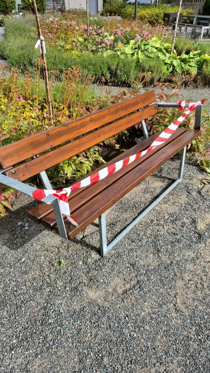 Renoverad träbänk